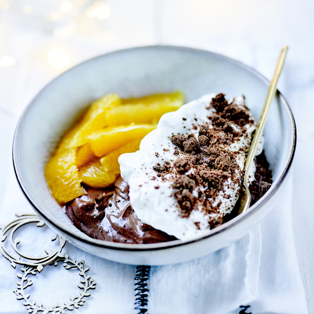 Dessert med sjokolade, hasselnøtter og pistasjkrem