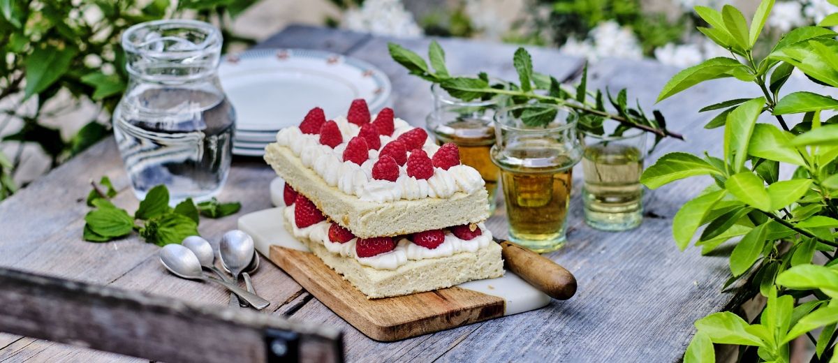 Luftig tiramisu med røde bær